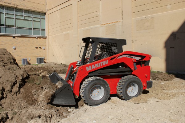 Manitou Kompaktlader 3300V NXT2