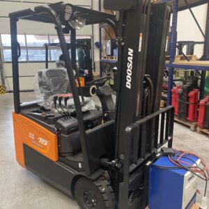 DOOSAN Elektro-Frontstapler B15T-7 PLUS