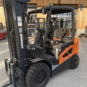 DOOSAN Diesel-Frontstapler D30S-9