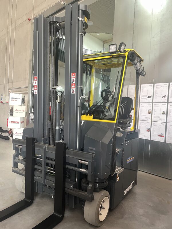 COMBILIFT Vierwege-Elektro-Stapler C3000CBE