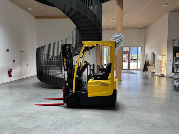 Hyster Elektro-Fronstapler A1.3XNT