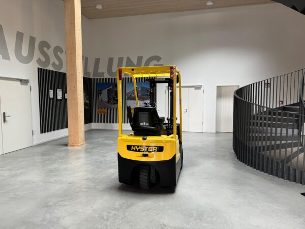 Hyster Elektro-Fronstapler A1.3XNT – Bild 3
