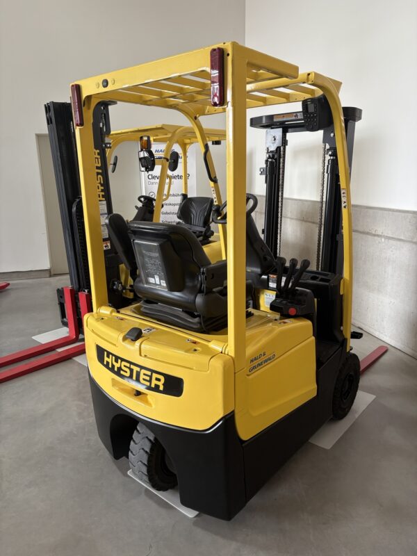 Hyster Elektro-Fronstapler A1.3XNT – Bild 2
