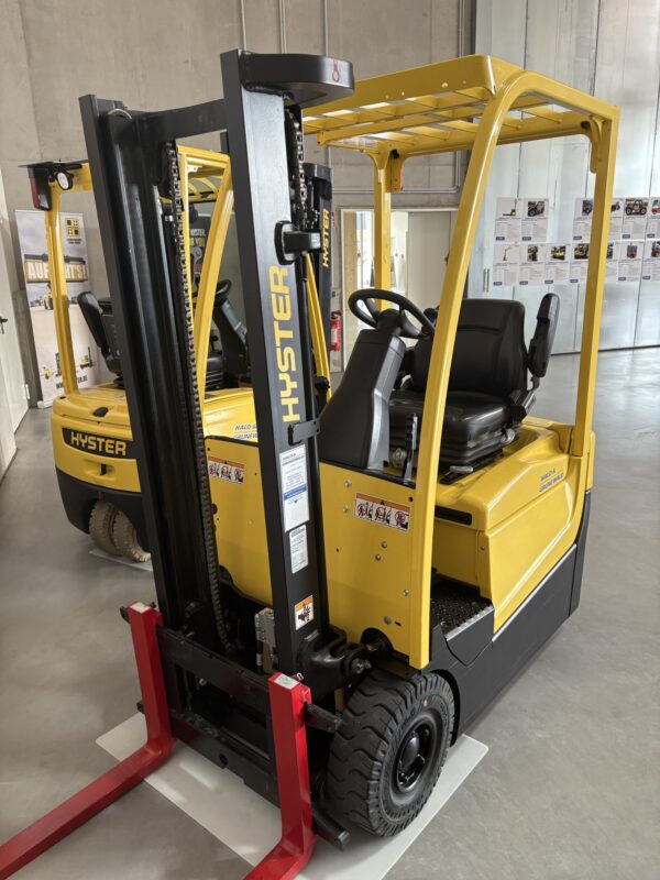 Hyster Elektro-Fronstapler A1.3XNT