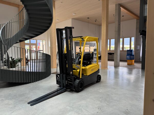 HYSTER Elektro-Frontstapler J1.6XN – Bild 2