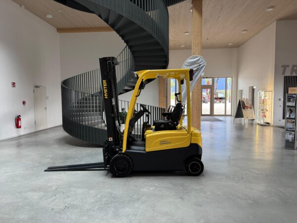 HYSTER Elektro-Frontstapler J1.6XN