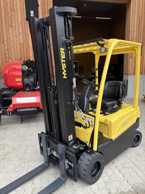 Hyster Elektro-Frontstapler J1.6XN