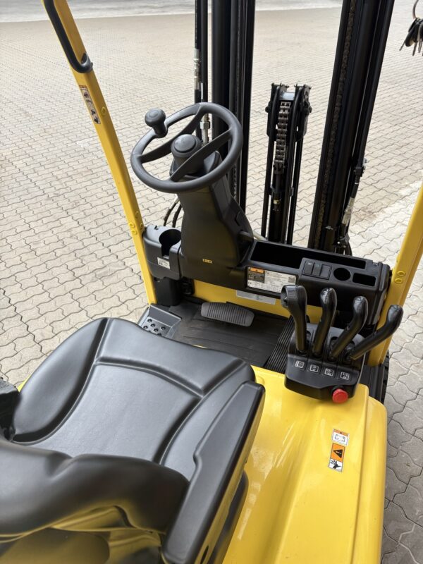 Hyster Elektro-Frontstapler J1.6XN – Bild 2