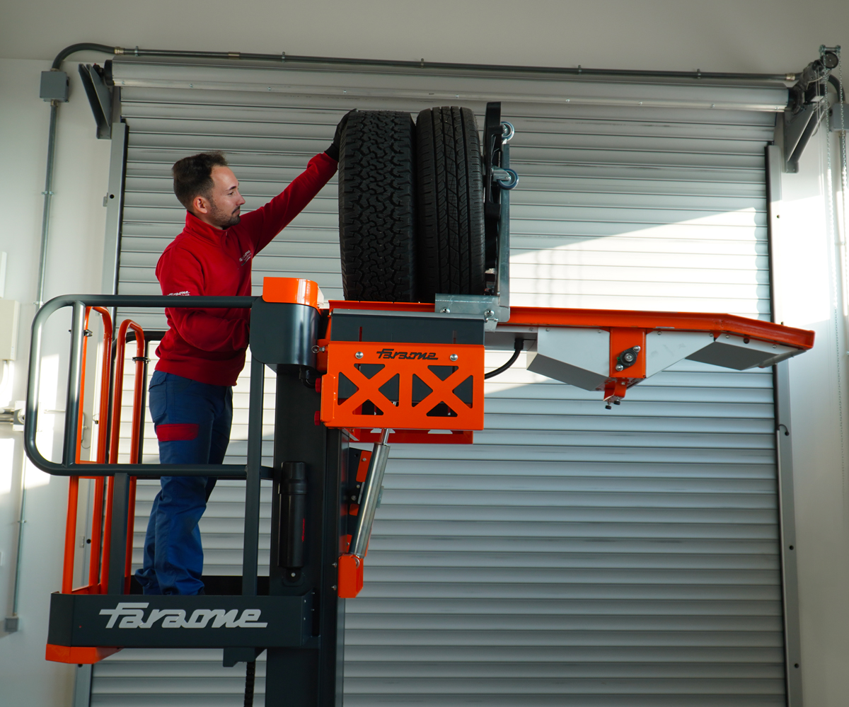 Faraone Elevah 8 Tires Reifen-Kommissionierer im Lager