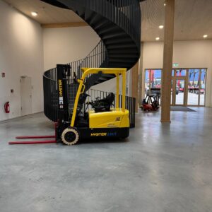 HYSTER Elektro-Frontstapler J2.0UTTL