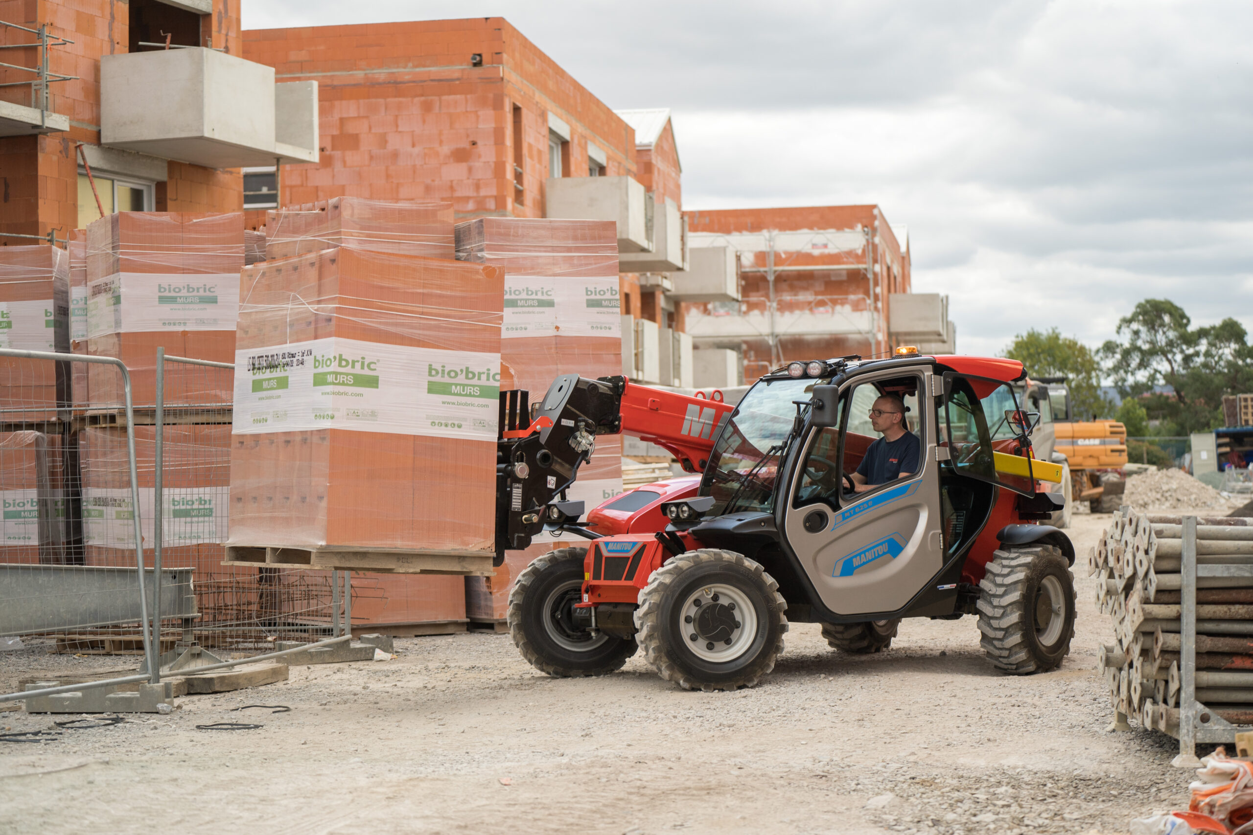 Elektrisierend & Kraftvoll: Der neue MANITOU MT 625e verstärkt unseren Mietpark!