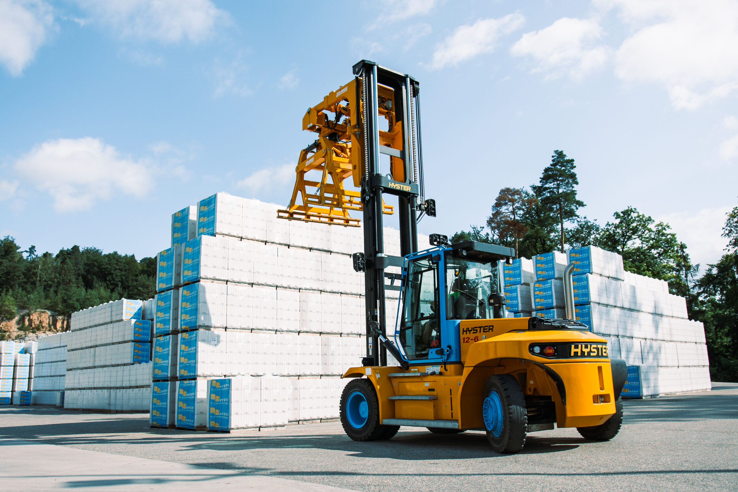 Hyster Big Truck im Einsatz: Erfolgsstory der Bayer Baustoffwerke